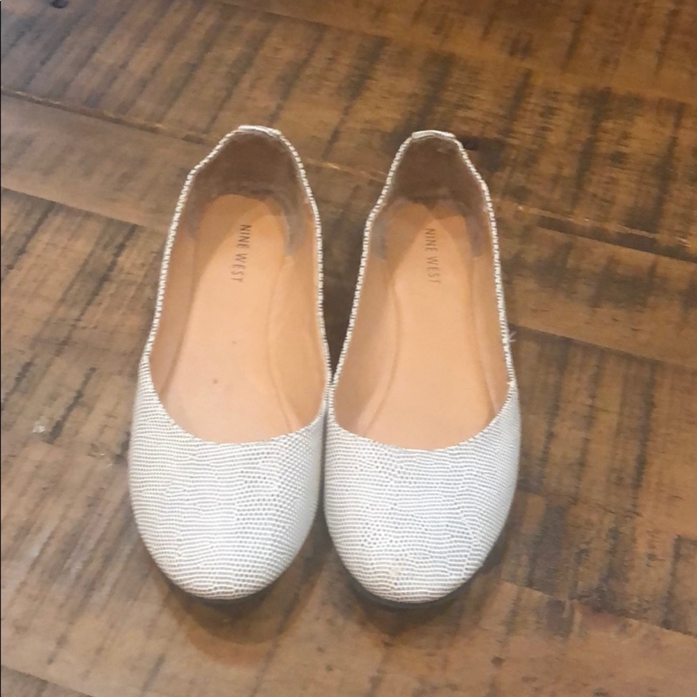 Nine west white and black flats